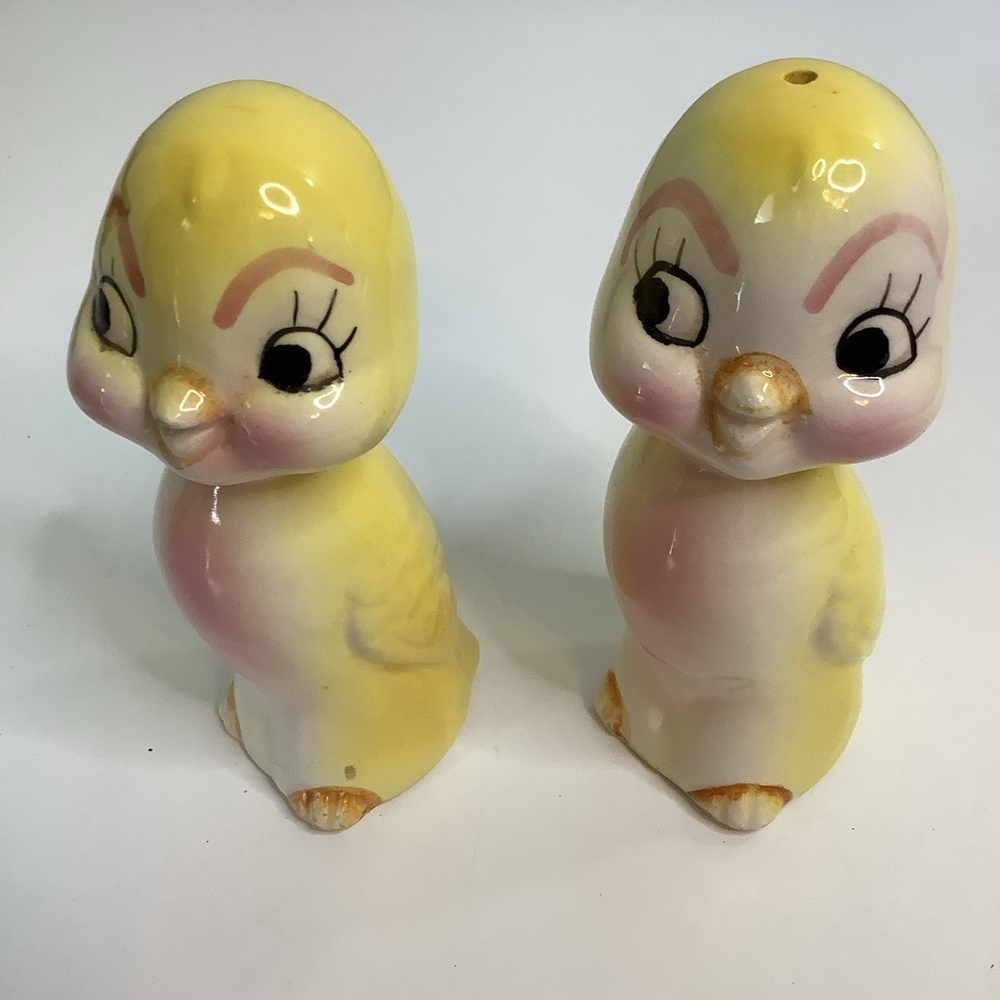 Vintage Anthropomorphic Yellow Bird Salt and Pepper Shakers Japan Canary Big Eye - Picture 2 of 10